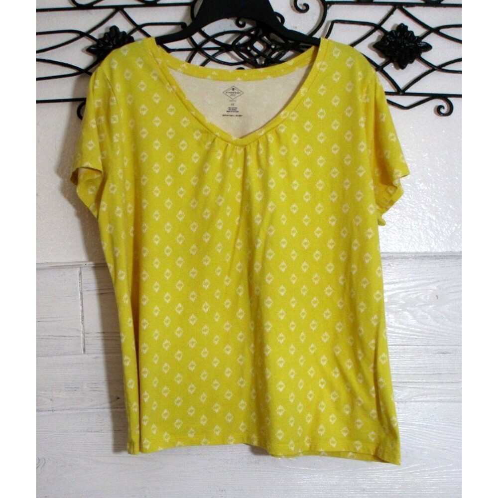 St. John's Bay Women's Knit Top Size 1X Short Sleeve Yellow Geomertric
